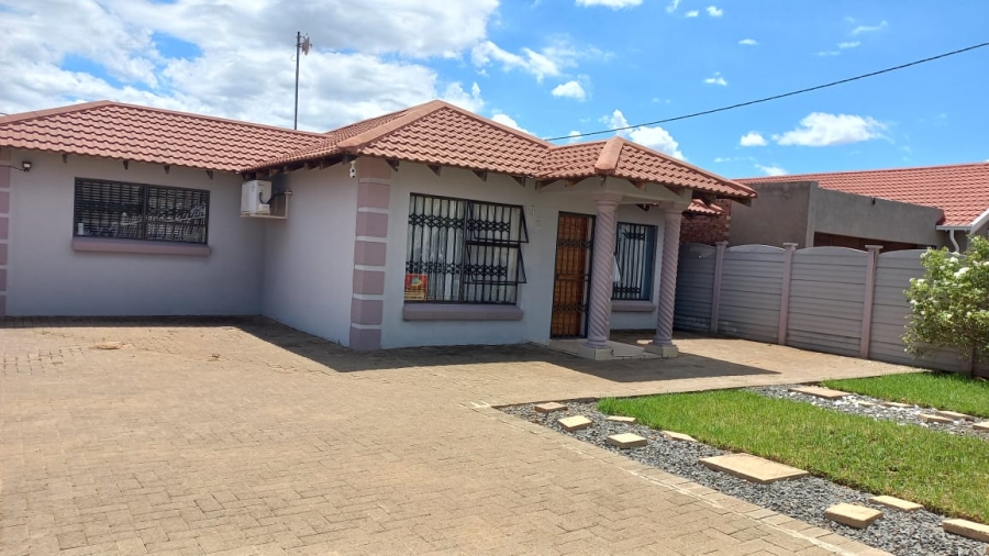To Let 3 Bedroom Property for Rent in Mandela View Free State